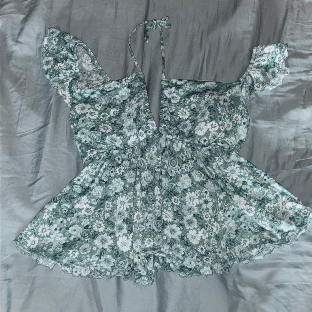 Almost Famous Green Patterned Top